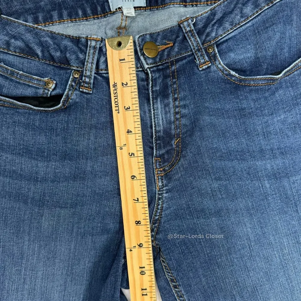 Daily Ritual Girlfriend Jeans Size 29 Medium Wash Mid Rise Slim Fit